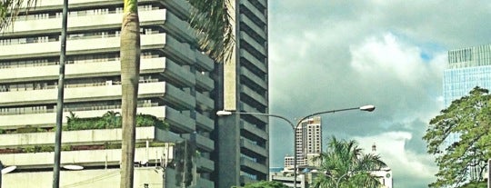 Makati Avenue is one of Orte, die JoseMargo gefallen.