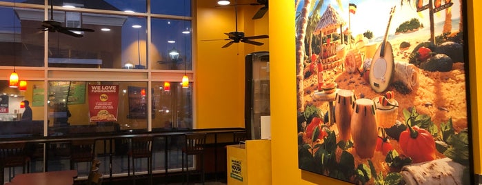 Moe's Southwest Grill is one of Lugares favoritos de Dawn.