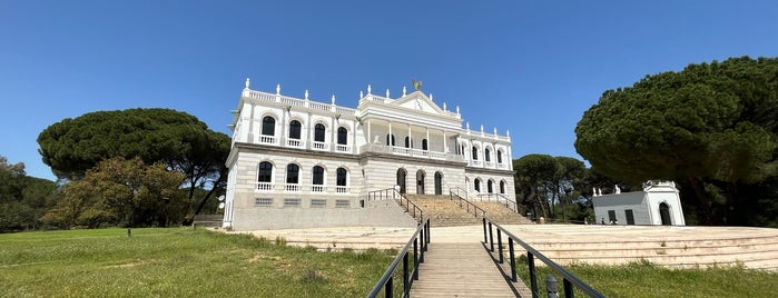 Palacio del Acebrón is one of Turismo Andaluz.