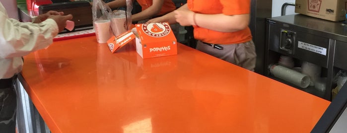 Popeyes Louisiana Kitchen is one of Save để check-in.