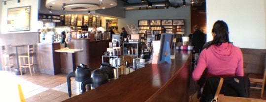 Starbucks is one of Darien : понравившиеся места.