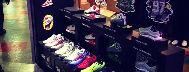 mita sneakers is one of 東京.