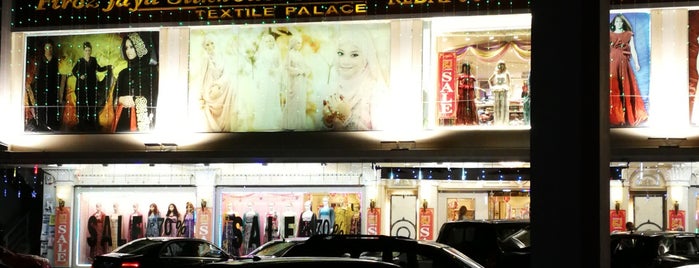 Firoz Jaya Silkhouse Textile Palace is one of Posti che sono piaciuti a S.