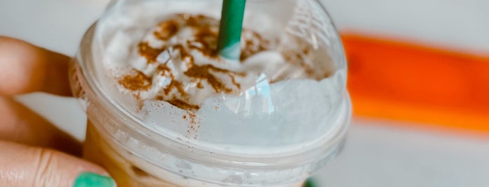 Starbucks is one of Huseyınさんのお気に入りスポット.
