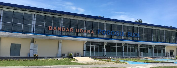 Bandara Pogugol (OUL) is one of Airports in Indonesia.