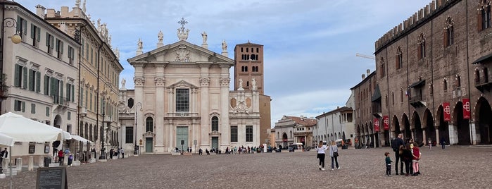 Piazza Sordello is one of Verona to go.