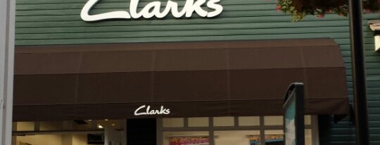 Clarks Outlet is one of สถานที่ที่ Foodman ถูกใจ.