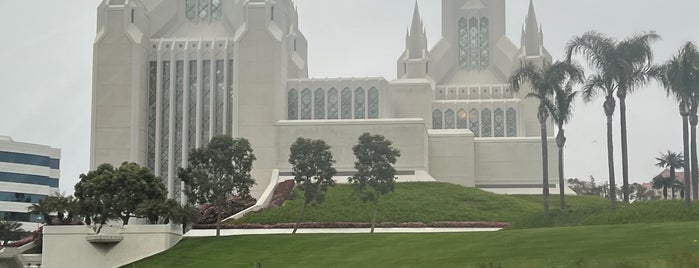 San Diego California Temple is one of 一号公路沿线.