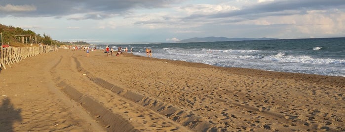 Roccamare Beach is one of Mare Toscana.
