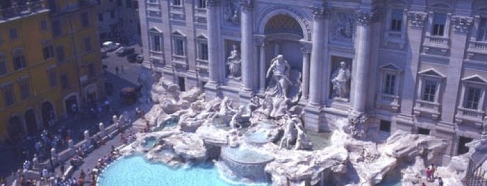 Trevi-Brunnen is one of Italy.