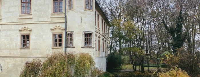 Zámek Třebešice / Château Třebešice is one of die sehenswürdigkeit.