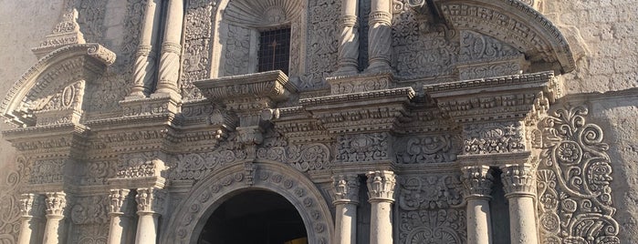 Iglesia de la Compañía is one of Perú.