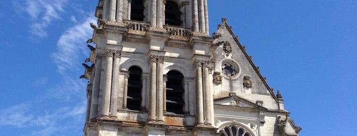 Cathédrale Saint-Louis is one of Lugares favoritos de Kathryn.