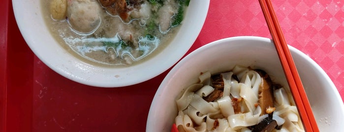 Chuan Xiao Chi is one of Micheenli Guide for Drivers: Food on Rainy Days.