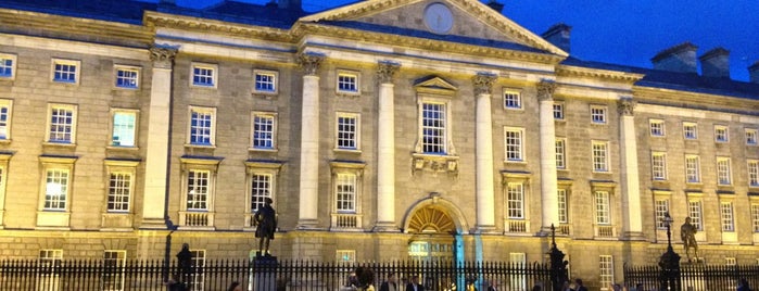 Trinity College Old Library & The Book of Kells Exhibition is one of Baile Átha Cliath.