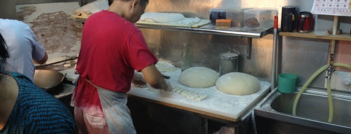 Chinatown Fried Dough Stick is one of Posti che sono piaciuti a Celine.
