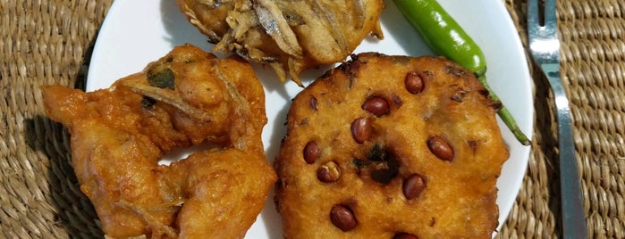 Gina's Vadai is one of TotemdoesSGP.