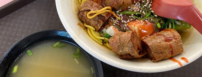 Xi Xiang Feng Yong Tau Foo 喜相逢酿豆腐 is one of 《面对面》List of Noodles Stalls (SG).