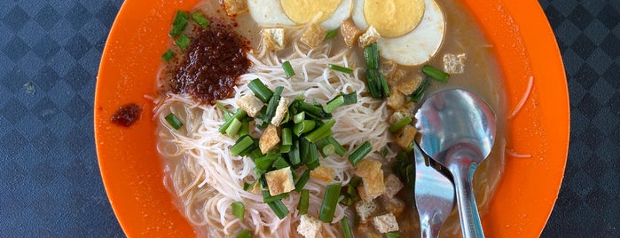 Robert Mee Siam Lontong is one of Food.