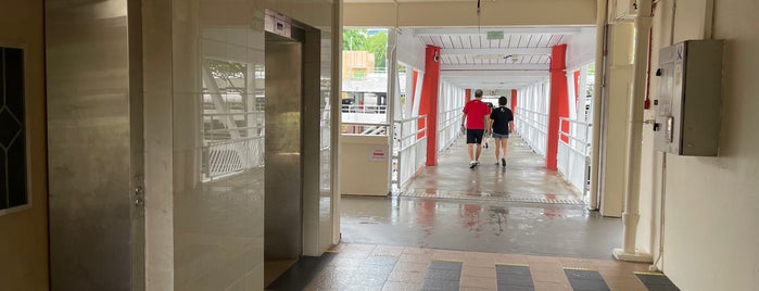 Bukit Merah Central Food Centre is one of Micheenli Guide: Top hawker centres Singapore.