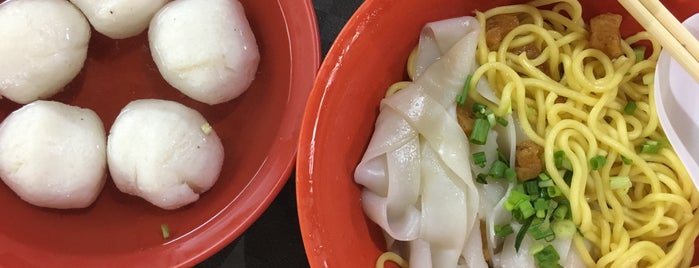 Lixin Teochew Fishball Noodle is one of Bib Gourmand (Michelin Guide Singapore).
