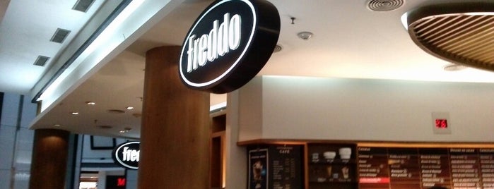 Freddo is one of Lieux qui ont plu à Pablo.