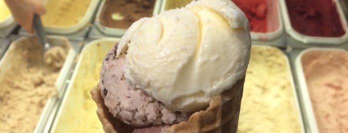 Murphy's Ice Cream is one of Locais curtidos por Lindsey.