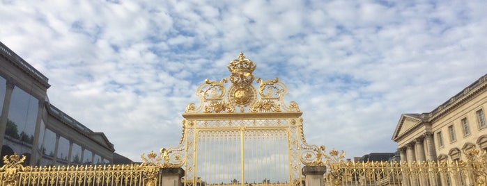 Palace of Versailles is one of Paris.