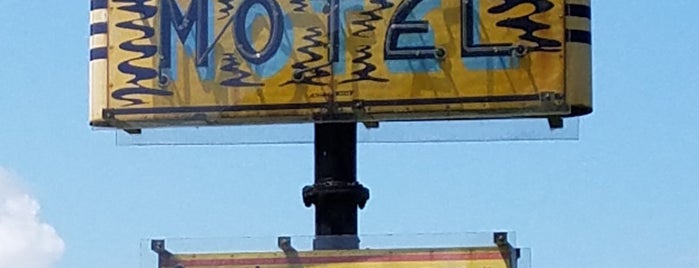 Sunset Motel is one of Tempat yang Disukai BP.