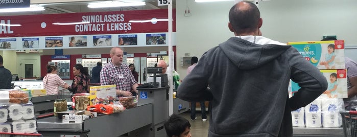 Costco Food Court is one of Carl'ın Beğendiği Mekanlar.