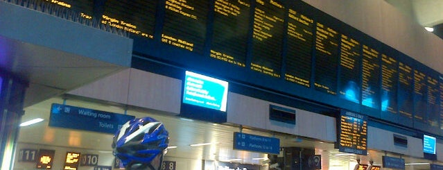 London Euston Railway Station (EUS) is one of Inglaterra.