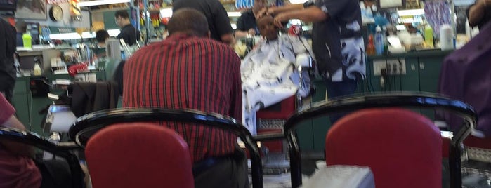 Gerardo's Classic Barber Shop is one of สถานที่ที่ Jose ถูกใจ.