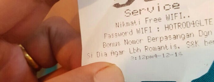 Graha XL Axiata Bali is one of Posti che sono piaciuti a Ibu Widi.