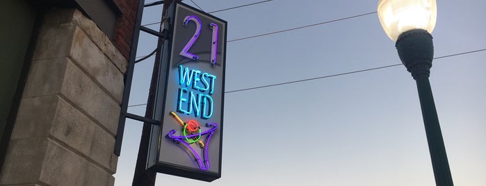 21 WestEnd is one of สถานที่ที่ Kelly ถูกใจ.