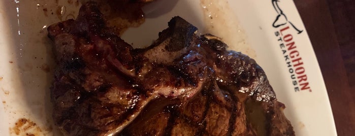 LongHorn Steakhouse is one of Eating via Instagram.