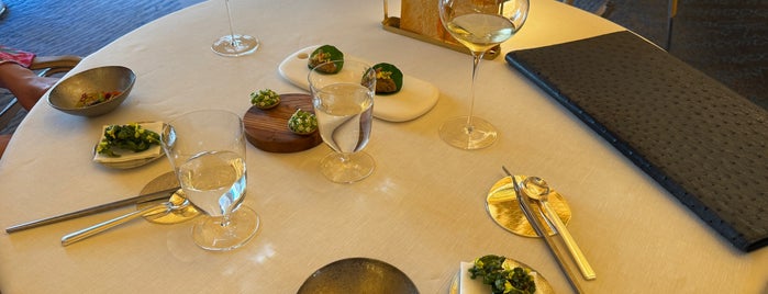 Le Louis XV - Alain Ducasse is one of All Michelin 3 Stars Restaurants.