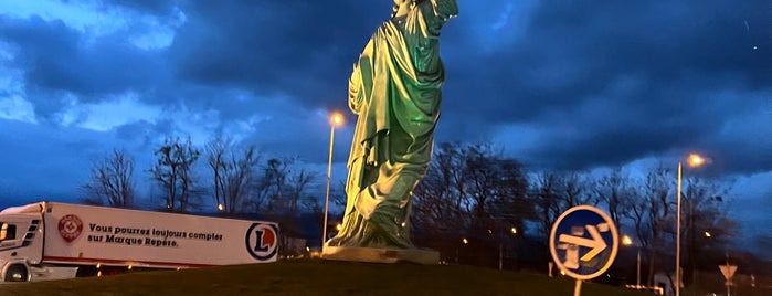 Statue de la Liberté is one of Petra 님이 좋아한 장소.