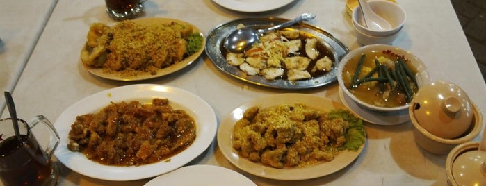 Taberu Seafood Restaurant is one of Where to Eat in Medan.