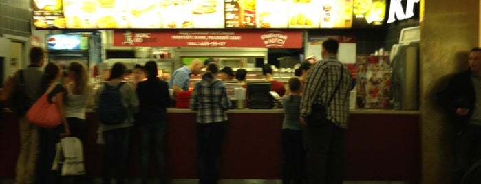KFC is one of Orte, die Hellen gefallen.