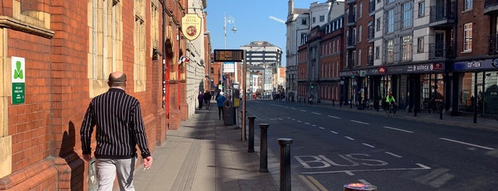 Lord Edward Street is one of Dublin.