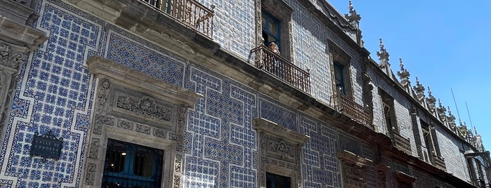Bar Casa De Los Azulejos is one of International.