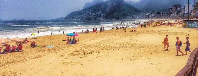 Praia do Arpoador is one of Rio de Janeiro.