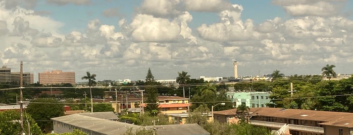 Crowne Plaza Miami International Airport is one of Hoteles.