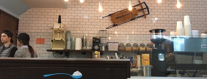 Snowdays Cafe is one of Brooklyn.