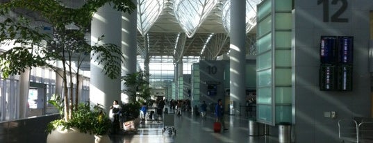 Aeroporto Internacional de São Francisco (SFO) is one of The City.