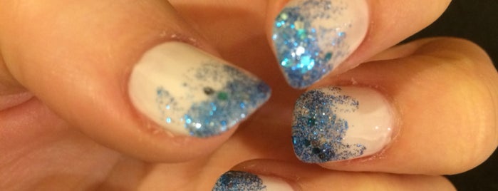 Hollywood Nail & Spa is one of Saraさんのお気に入りスポット.