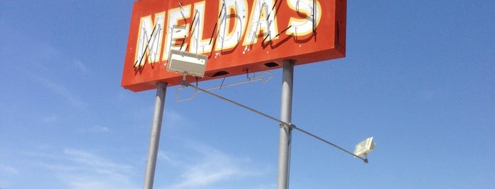 Nelda's Diner is one of Tempat yang Disukai Chris.