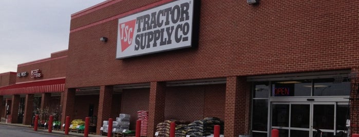 Tractor Supply Co. is one of สถานที่ที่ Ashley ถูกใจ.