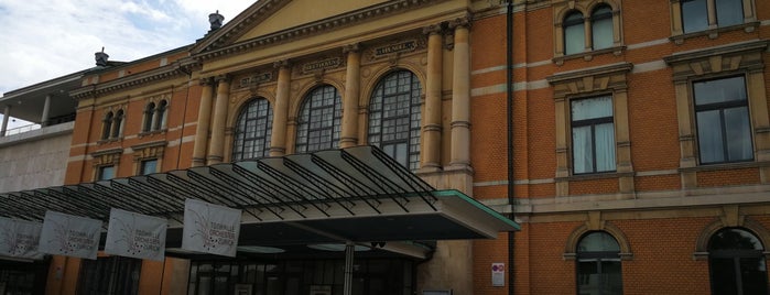 Tonhalle is one of Zürich.