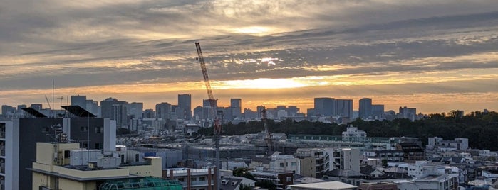 Claska Rooftop Bar is one of Tokyo.